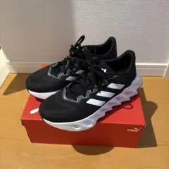adidas スニーカー ブラックのサムネイル