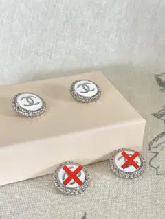 CHANEL シャネル　シルバーとホワイト2個セット