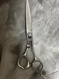 （美品）光シザーセニングシザーフェイダー 早い者勝ち】光シザーヒカリシザー セニングシザー F735 フェーダー