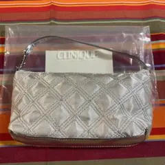 CLINIQUEノベルティ　silverポーチ
