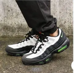 ナイキ エアマックス95 ボルトカラー