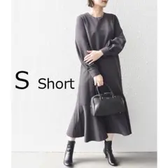 SHIPS　シップス　きれいめヘムフレアロングワンピース　チャコールグレー　S