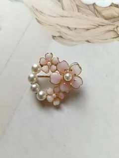 No.840ブローチS　パールつき桜のブローチ　ハレの日