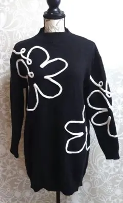 【着用1回】SHEIN　花柄刺繍の黒ニットワンピース