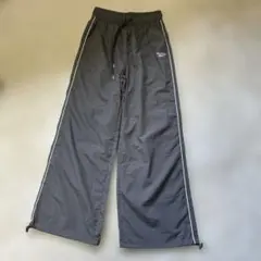 reebok グレー ナイロン ワイドパンツ