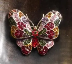 新品アンティーク調きらきらストーン蝶ブローチ ヴィンテージ風　ヴィクトリアン