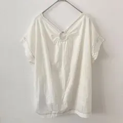 ジーナシス　Tシャツ　バックリングデザイン　ブラウス　フレンチスリーブ　高低差のサムネイル