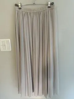 ユニクロ⭐️ライトベージュ プリーツスカート