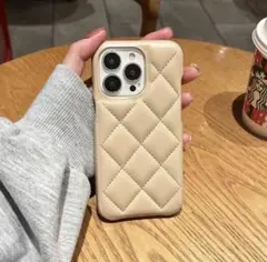 iPhone15Proケース　マトラッセ　キルティングケース　ベージュ