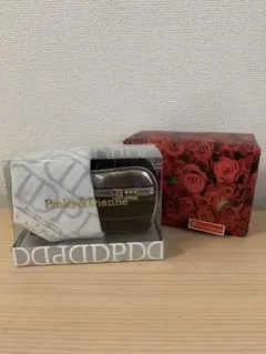 ☆新品未使用品　ピンキー&ダイアン　ポーチとタオルハンカチのセット　ギフト用のサムネイル