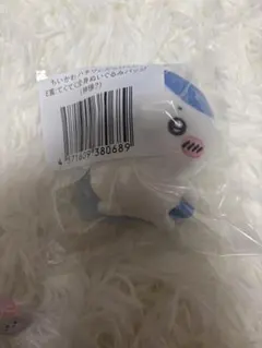 ハチワレだらけくじ　E賞ぬいぐるみバッジ　神様のサムネイル
