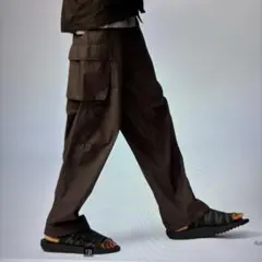 UNIQLO ワイドフィットカーゴパンツ ダークブラウン