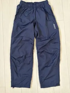 スポーツタイプ　ナイロンズボン　140サイズ