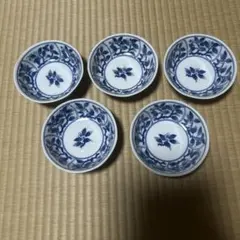 青い花柄の陶器ボウル5個セット