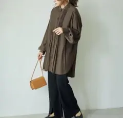 ECRIRE BIGシルエットスタンドカラーピンタックロングスリーブブラウス Mのサムネイル