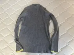 Discoat モチモチリブパイピングハイネック ライトグレー　Mサイズ