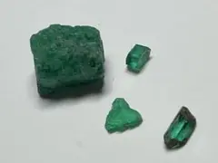 エメラルド　原石　3.5ct