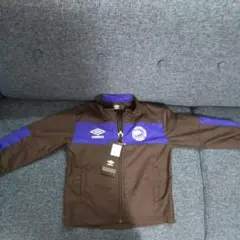 【新品】umbro サッカーウェア　ウィンドブレーカー　110