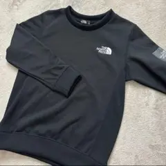 ノースフェイストレーナーのサムネイル