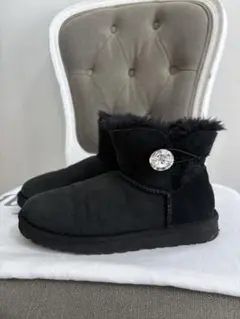 美品 UGG アグ ヘイリー 7 黒 楽天市場】UGG アグ ムートンブーツ レディース ミニ ベイリー