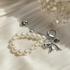 【新品】パール ハート＆リボン キーホルダー チャーム 上品 韓国風 バッグ