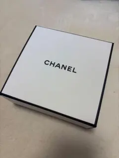 CHANEL ギフトボックス