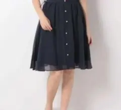 ロディスポット　パールボタン付きフレアスカート　サイドリボン