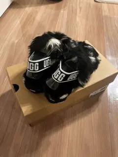 ★UGG ブラックファーサンダル★ UGG（アグ） 毎日発送 レディース ファンケット ファー サンダル 厚底