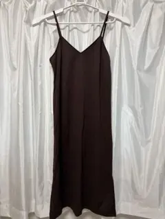 GU スリット入りキャミワンピース