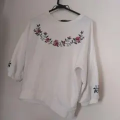 ホワイト 花柄刺繍 五分袖カットソー M