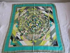 エミリオプッチシルク幾何学模様の多色スカーフ　ロゴいり巾着付き