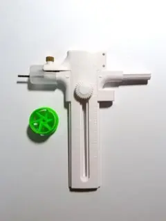 タミヤミニ四駆　荒剥きペラタイヤ加工用簡易タイヤカッター　シンプルPTカッターのサムネイル