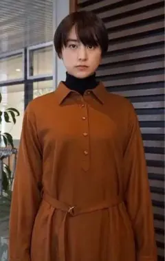 ブルーレーベルクレストブリッジ　サキソニーストレッチワンピース　山本美月さん着用