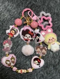 うさぎモンチッチのマスコットキーホルダー付きビーズストラップ ピンク