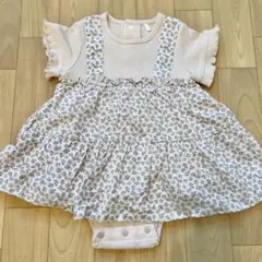 ベージュ 花柄ロンパース フリル袖
