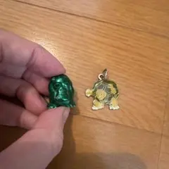 ポケモンフィギュアとチャームのセット