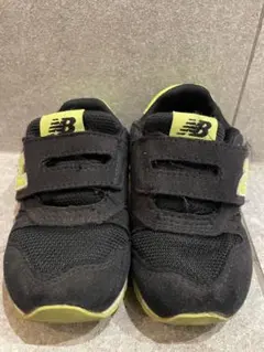 New Balance ベビーシューズ 黒/黄緑