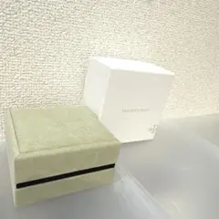 Van Cleef & Arpels ギフトボックス 小型