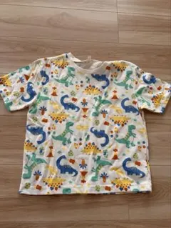 新品未使用　Tシャツ　恐竜柄のサムネイル