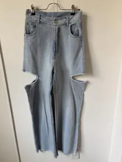 Chico カットアウトデニムパンツ ライトブルー　Mサイズのサムネイル