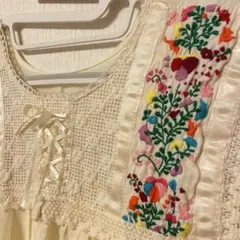 TITICACA チチカカ メキシコ製 刺繍 リボン 編み込み 半袖 花柄