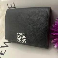 極美品✨ロエベ 三つ折り財布 トライフォールド レザー ブラック 現行のサムネイル
