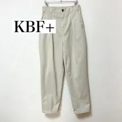 KBF+ アーバンリサーチ タックパンツ　チノパン　ストレッチ