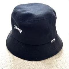 スラッシャー バケットハット 帽子 黒 ロゴ刺繍