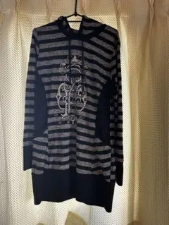 ボーダー柄フード付き長袖トップス