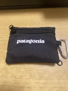 patagonia パタゴニアコインケース小銭入れ 黒 カラビナ付き