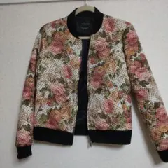ZARA　Trafaluc 花柄ジャンパー Mサイズ