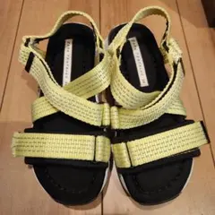 ZARA イエロー ストラップサンダル