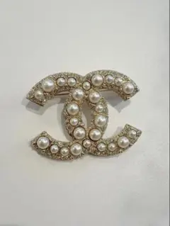 CHANEL クラシック ダブルC フルラインストーン ゴールド ブローチ