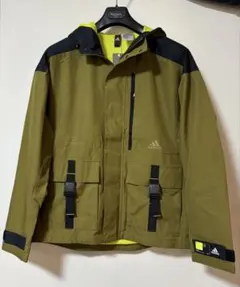 adidas オリーブグリーン マウンテンパーカー
